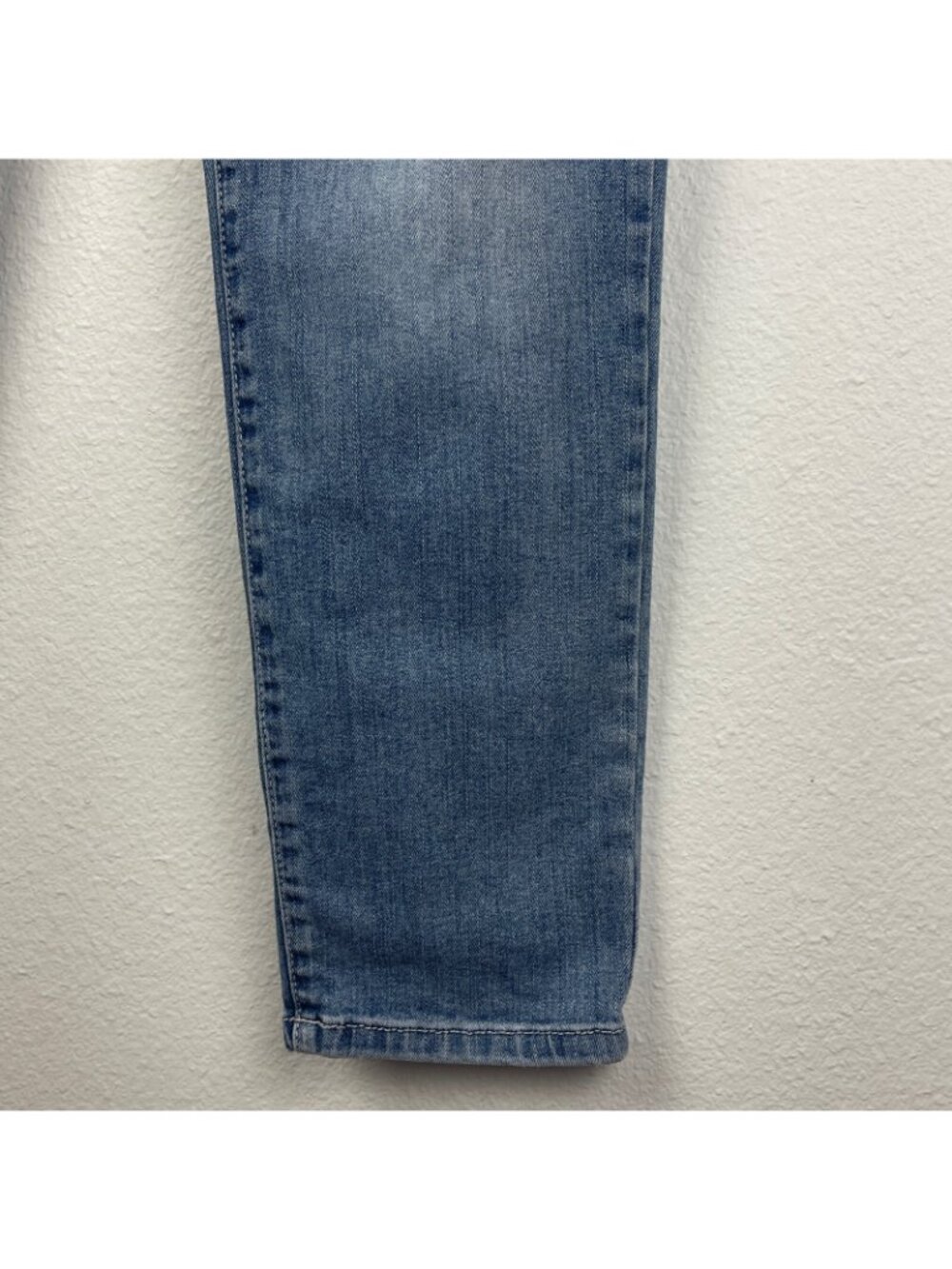 NYDJ Jeans Womens Size 2/27 Mid Rise Slim Leg Stretch Medium Washes Denim Blue - Picture 7 of 8